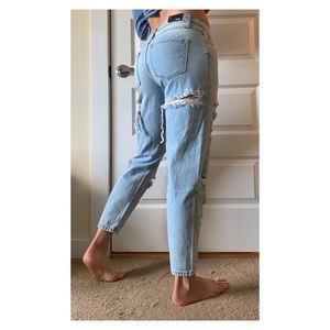 NWT Fashion Nova boyfriend jeans (size 9 or 29)